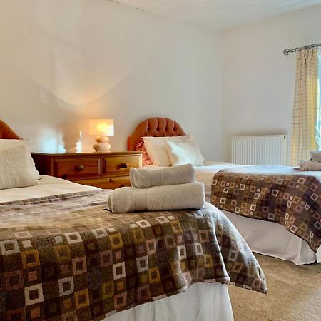 The Farmhouse Newport  Bagian luar foto
