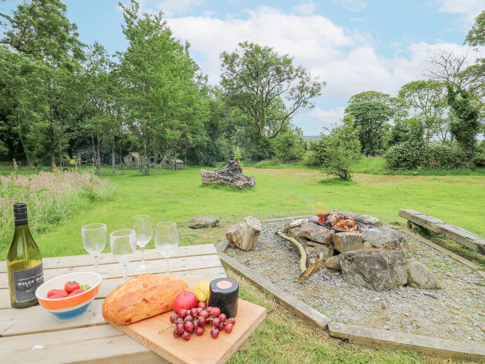 The Farmhouse Newport  Bagian luar foto