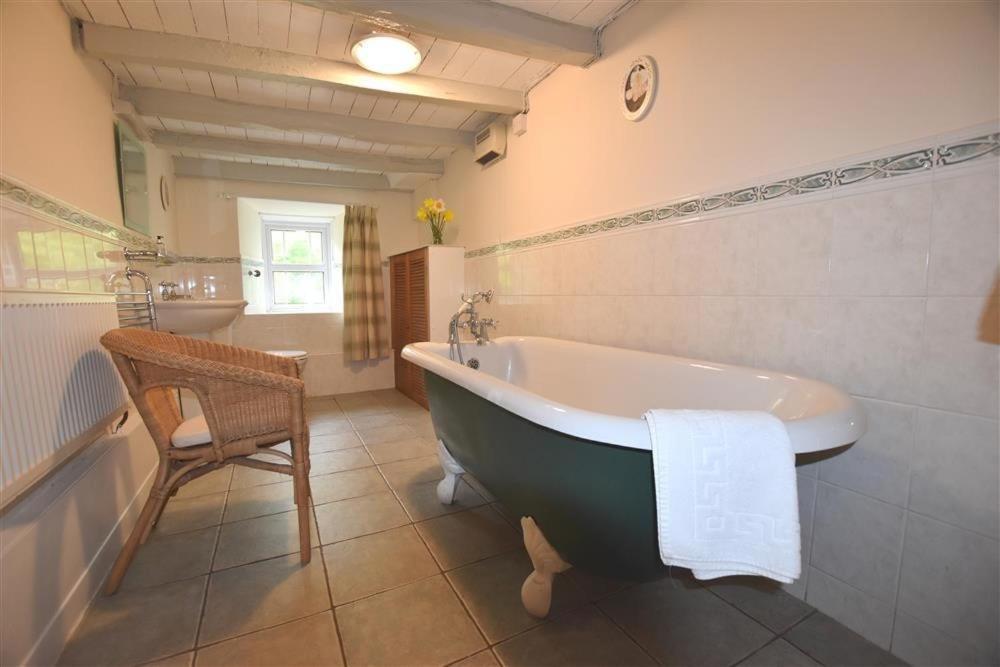 The Farmhouse Newport  Bagian luar foto